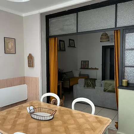 Joli Avec Terrasse Apartment Calais