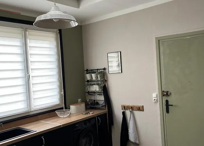 Joli Avec Terrasse Apartment *